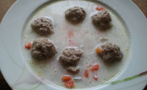 Húsgombóc leves