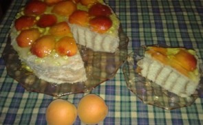 Fahéjas sárgabaracktorta