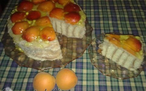 Fahéjas sárgabaracktorta