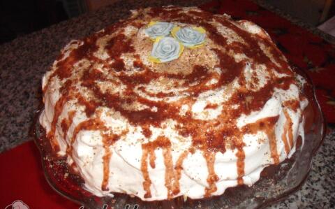 Mogyorós-vaníliás torta