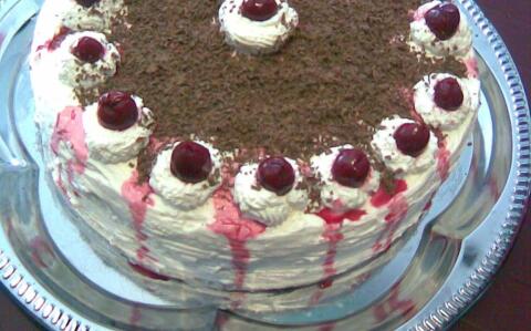 Túrós-tejszínes “Feketeerdő torta”