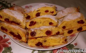 Piskótás meggyes rétes