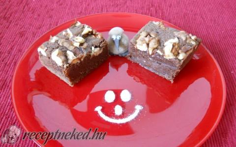 Konyakmeggyes brownie