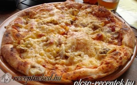 Sonkás-gombás pizza