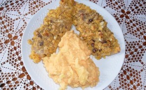 Cornflakses gombaszószos hús