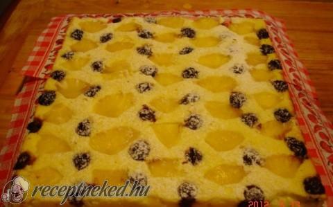 Gyümölcsös túrós pite