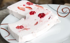 Gyümölcsös joghurt torta