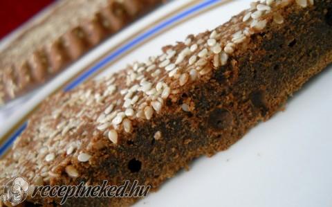 Szezámmagos csokitorta