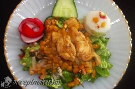 Spicces csirkemellsaláta