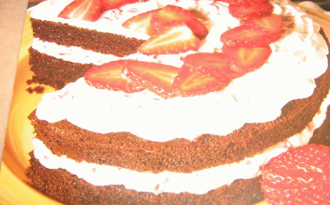 Csokoládés epertorta