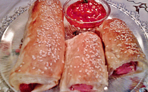 Baconos virsli szezámos bundában