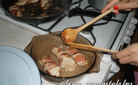 Baconbe tekert mustáros csirkemell
