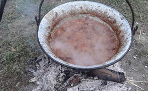 Borókabogyós szarvaspörkölt