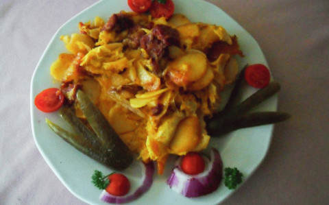 Krumplis-kolbászos omlett