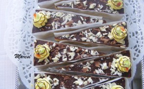 Vaníliás torta szeletek