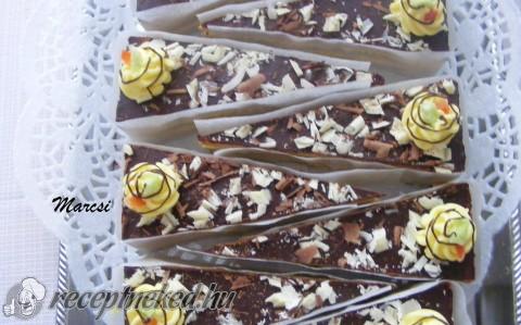 Vaníliás torta szeletek