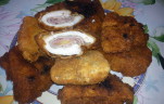 Rántott csirkemell sajttal baconnel