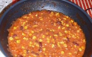 Mexikói chilis bab-rizzsel