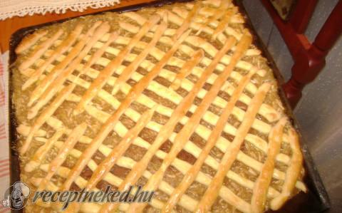 Almás rácsos pite