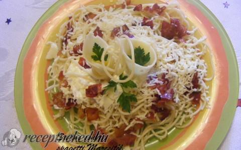 Sajtos zöldséges spagetti