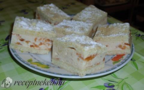Pudingkrémes barackos szelet