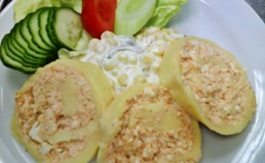 Körözöttes sajttekercs