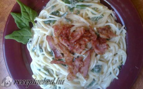 Spenótos spagetti