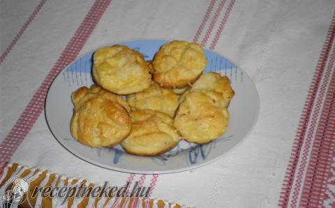 Puha túrós pogácsa