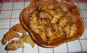 Szezámmagos kifli