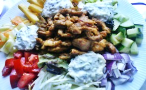 Gyros tál tzatzikivel