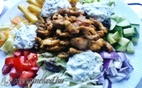 Gyros tál tzatzikivel