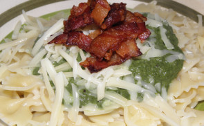 Spenótos farfalle
