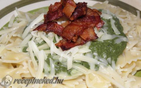Spenótos farfalle