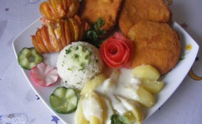 Rántott sajt rebarbara mártással