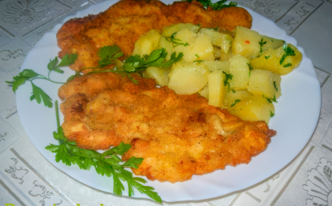 Csirkemell sajtos bundában
