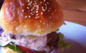 Danadi’s juicy lucy hamburgere