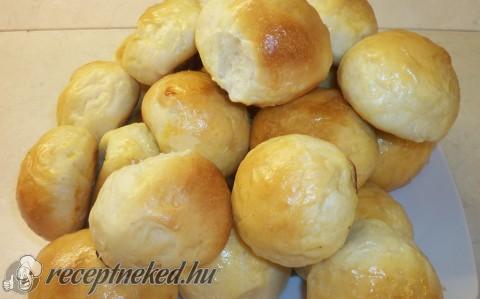 Tejes mini zsemle