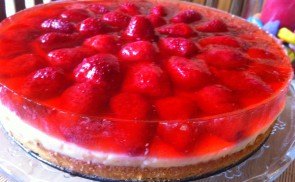 Szamóca torta vanilia krémmel