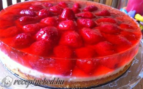Szamóca torta vanilia krémmel