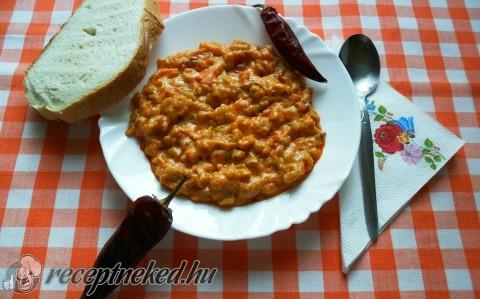 Tejfölös zöldbabpörkölt