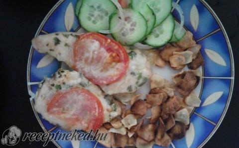 Nyári mozzarellás csirkemell csicsóka chips-el