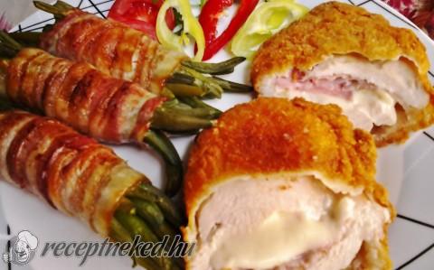 Mozzarellával,baconnel töltött csirkemell
