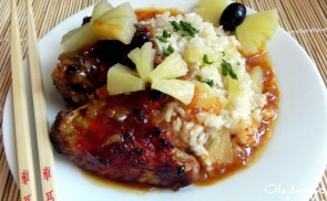 Pikáns csirkeszárnyak ananászos rizzsel
