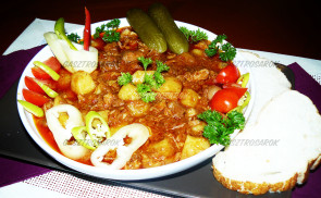 Csülökpörkölt