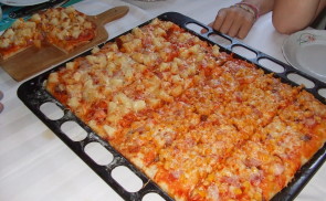 Olcsó tepsis pizza