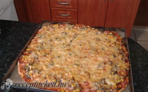 Pizza megpakolva