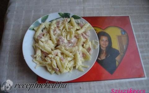 Sajtos-tejszínes penne