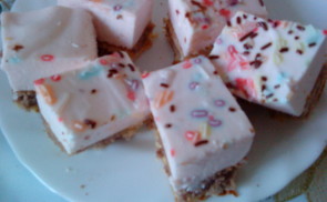 Egyszerű joghurt szelet
