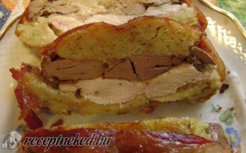 Baconbe tekert csirkemell őzgerincformában