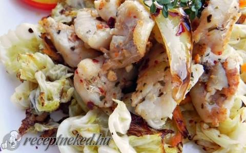 Chilis Süllő kockák serpenyőben sütve